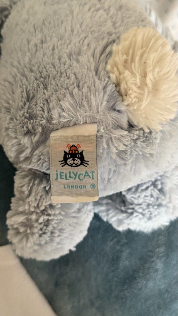 (Jellycat) Medium Bashful Blue Bunny (Category: Plushies & Soft Toys) located in Antipolo. Submitted by yanauy (Listing ID 1446180624, Image 3). Description: Bilhin niyo na please, naaalala ko ex ko dito 🫩 Purchased from Toys R Us Powerplant Mall in 2024. From non-smoking home. .