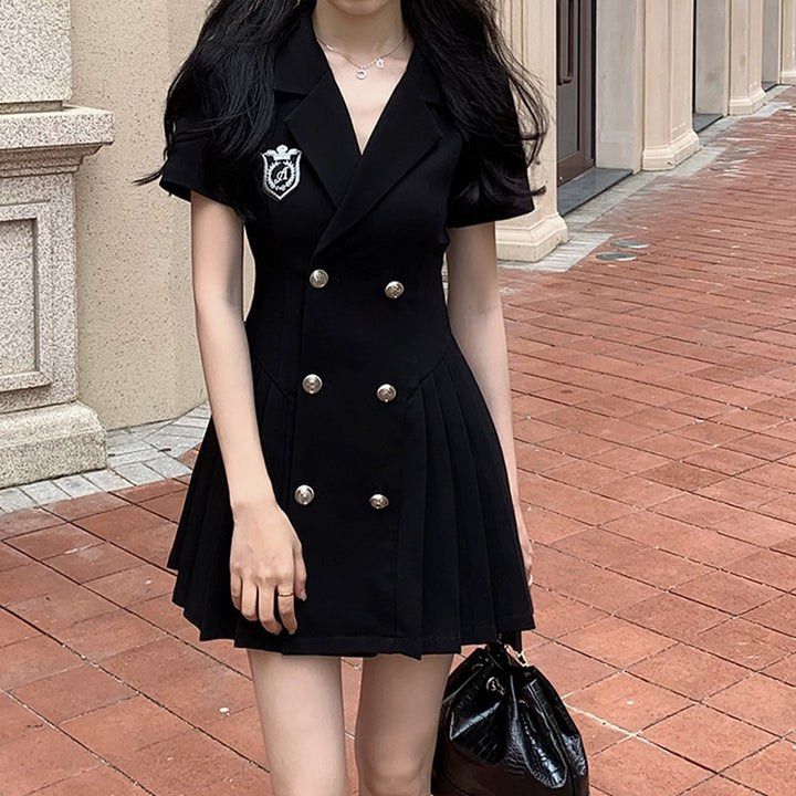Korean Style Black Blazer Dress (Category: Dresses) located in Calamba. Submitted by dreamela (Listing ID 1446241886, Image 3). Description: -large size can fit medium since may tali sa likod - no issues -all buttons intake parin - color 10/10 -pick up only (if drop off add hf transport expenses) .