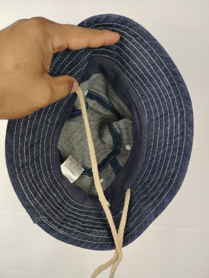 Lee Denim Bucket Hat (Category: Cap & Hats) located in Kota Bharu. Submitted by kainanstore (Listing ID 1446244971, Image 3). Description: Lee Denim Bucket Hat 🔹 Size 19 🔹 Condition 9/10 🔹 Warna Cantik, bebas koyak 🔹 RM50 pos bayar jnt Ws 0145343310 .