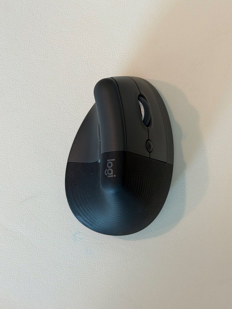 Logitech Lift Vertical Ergonomic Mouse493734639824414721