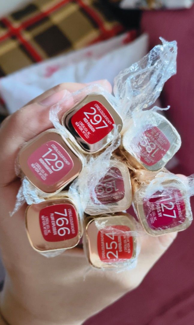 Loreal lipstick (Category: Makeup) located in Makati City. Submitted by ryl17 (Listing ID 1446174052, Image 1). Description: .