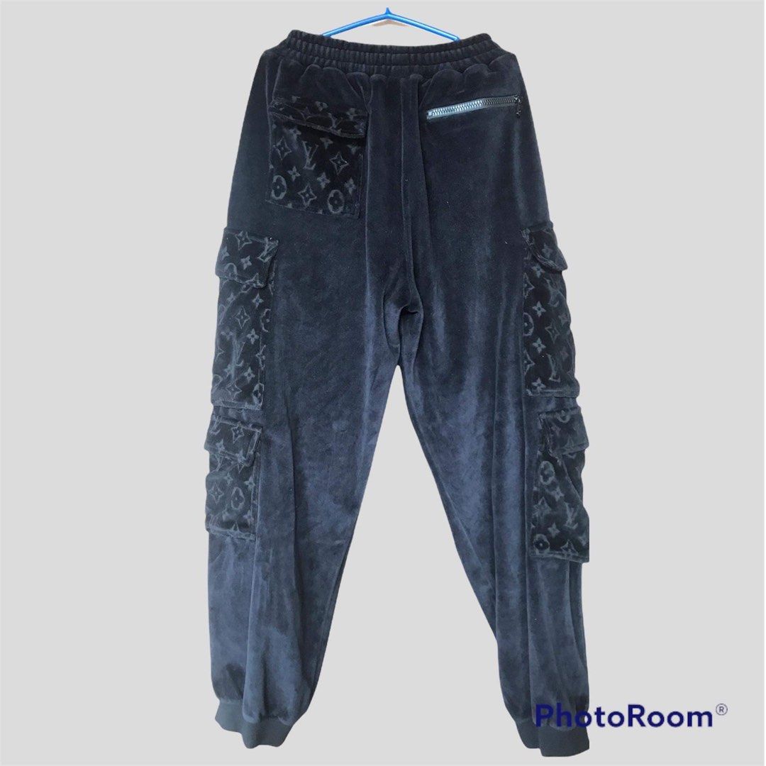 Louis Vuitton Velour Monogram Cargo Pants (Category: Luxury Apparel) located in Calapan. Submitted by lucasthrifts (Listing ID 1446294693, Image 3). Description: - Louis Vuitton monogram velour cargo pants Virgil Abloh design - Color: Black - Size: Fits L-XL - Made in Italy - Multiple pockets for storage - Convenient side zip pocket.