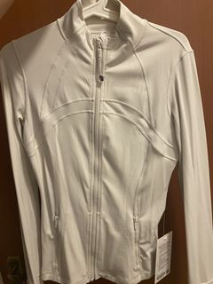(Category: ) located in . Submitted by preloved_apparel_123 (Listing ID 1446300348, Image 1). Description: .