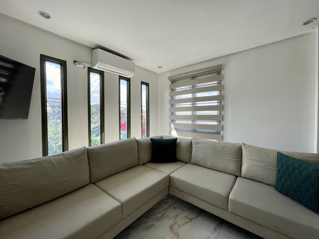 Mandaue Foam Matteo Sectional 4-Seat Corner Sofa (Category: Sofas) located in Marikina City. Submitted by krgcom (Listing ID 1446244739, Image 2). Description: .