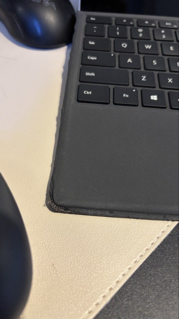Microsoft Surface Pro 6 Intel i5 8GB RAM493848799992227843