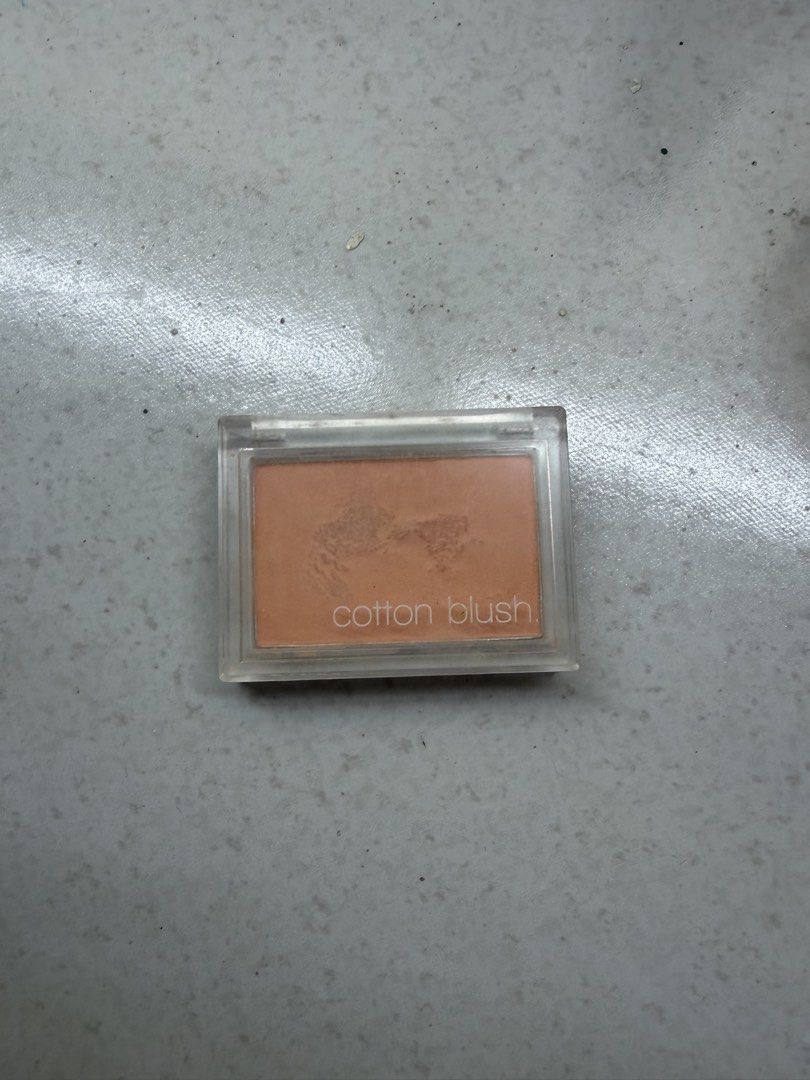 Missha Peach Cotton Blush (Category: Makeup) located in Manila. Submitted by declutterpony (Listing ID 1446329925, Image 1). Description: Natuluan ng alcohol kaya may marks RFS: Di bagay sakin .
