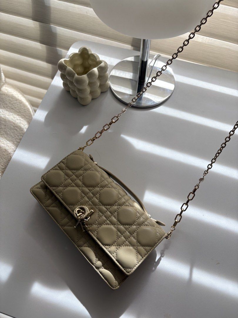 My Dior Mini Bag (Category: Luxury Bags & Wallets) located in Manila. Submitted by vinzarmand37061 (Listing ID 1446210753, Image 3). Description: Used 1x only! Message me for more details Pick up at: Lumiere, Pasig.