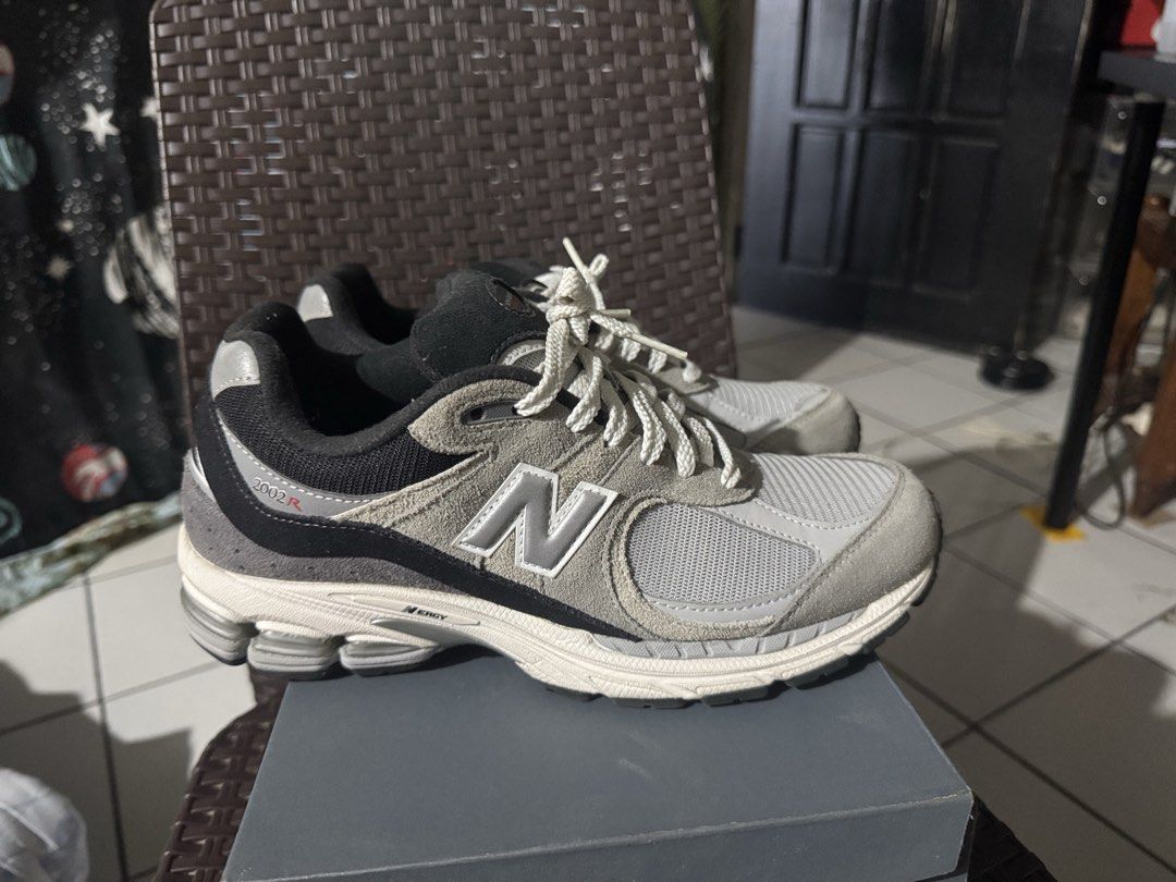 New Balance 2002R Slate Grey (Category: Sneakers) located in Pateros City. Submitted by berto666 (Listing ID 1446221531, Image 1). Description: - Brand: New Balance - Model: 2002R - Color: Slate Grey - Size: Men's 26.0cm (US 8, UK 8, EU 41.5) - Condition: Great for everyday wear - Includes: Original box, bought from Japan.