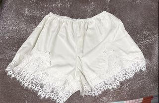 (Category: ) located in . Submitted by lunasclearance (Listing ID 1446319274, Image 1). Description: .
