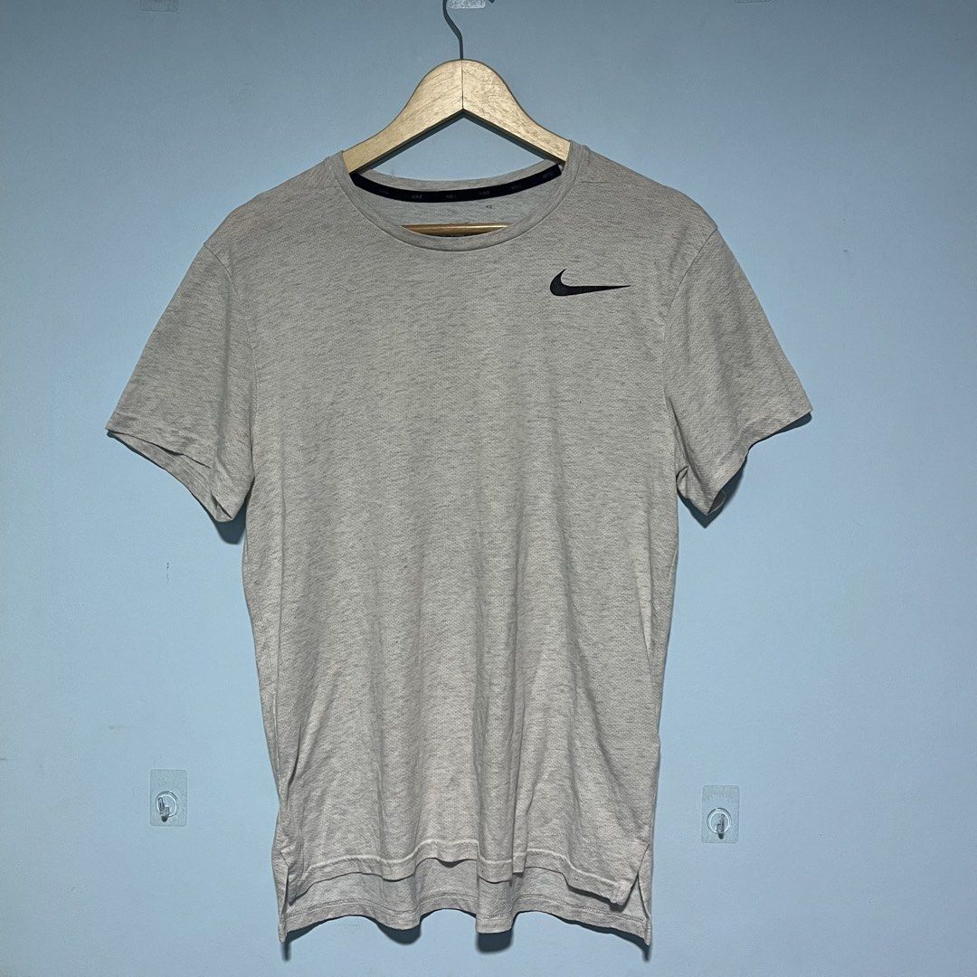 Nike Drifit Tee Running (Category: Activewear) located in Cagayan de Oro. Submitted by kent_ogals (Listing ID 1446343012, Image 1). Description: Nike Running Drifit Size: Large Dimes: 21.5 x 26&27.5 Excellent condition No Runstitch No Issue 📩♻️.