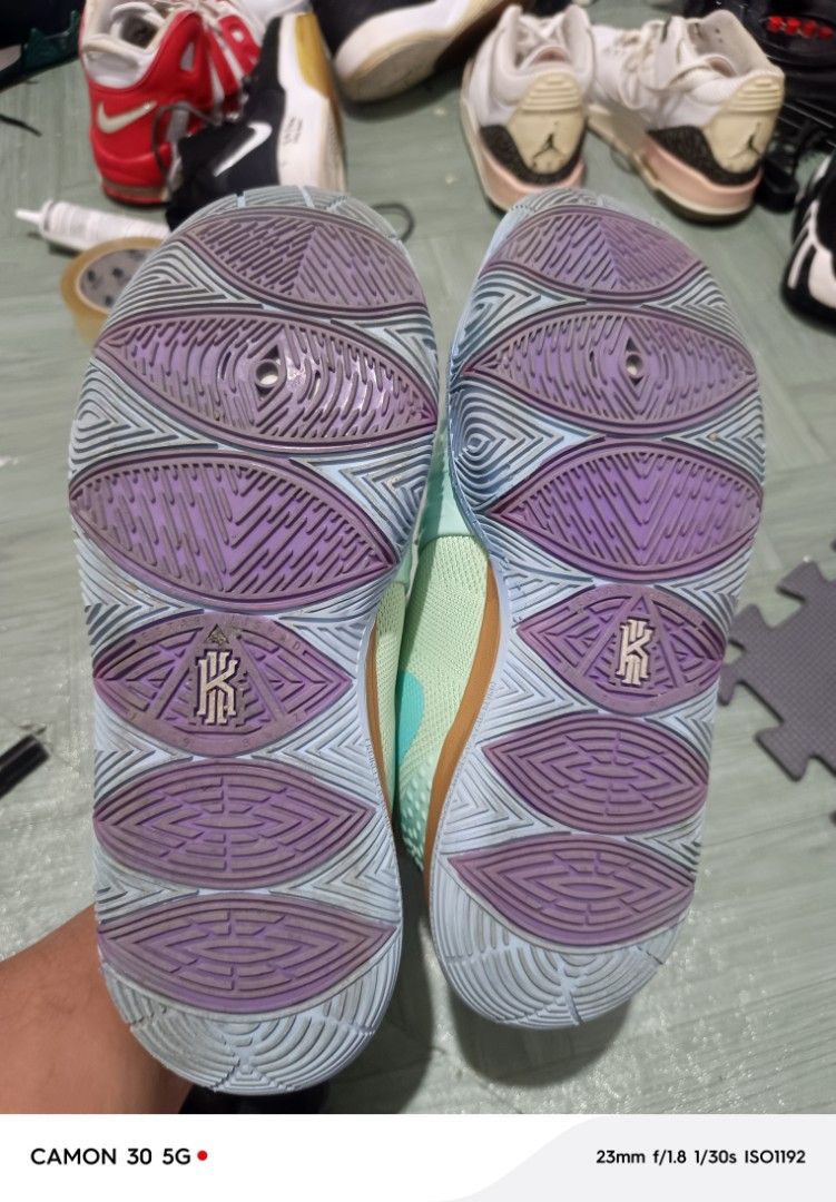 Nike Kyrie 5 "Nickelodeon" Size 8.5 (Category: Sneakers) located in Manila. Submitted by scarlettshoesph (Listing ID 1446261997, Image 3). Description: UKAY SHOES - Nike Kyrie 5 Nickelodeon Edition - Size: US 8.5 - Colorway: Light Green with Blue and Orange accents - Ideal for basketball or casual wear - Check photos for condition details Before we proceed please read po. ‎ ‎Online orders we ship nationwide (Luzon, visayas, Mindanao) via Lalamove
