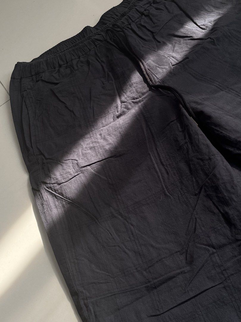 Niko and... Black Wide Leg Pants (Category: Other Bottoms) located in Manila. Submitted by tinkerbellaxoxo (Listing ID 1446230087, Image 3). Description: - Brand: Niko and.... - Style: Black wide leg pants - Features: Elastic waistband with drawstring, two side pockets - Comfort: Comfortable and casual - Occasion: Great for everyday wear - Garterized waist 28”-34” Length 36” Once the item has been shipped and handed over to the courier, I am no l