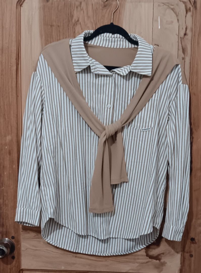 Old Money 2 in 1 Polo (Category: Longsleeves) located in Caloocan City. Submitted by tomclawset (Listing ID 1446275835, Image 3). Description: Perfect pair with skirt or trouser!! Good condition! Cotton knit ang fabric nung dark brown the stripes is soft cotton-linen.