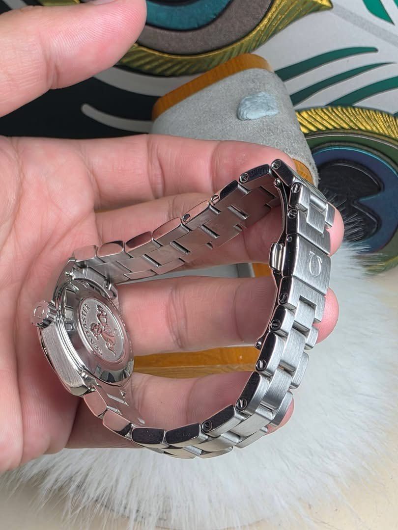 OMEGA SEAMASTER AQUA TERRA 30mm (Category: Women's Watches) located in Manila. Submitted by sg.vault (Listing ID 1446167561, Image 3). Description: 🔥 STEAL ‼️ Ref. No. - 23110306002001 2013 Model Mint Condition (9.5/10 ratings) Full set w/ box, card and manual Quartz Silver dial 30 mm case diameter 7.5 inches wrist size ‼️ ₱94,000 BELOW market price!.