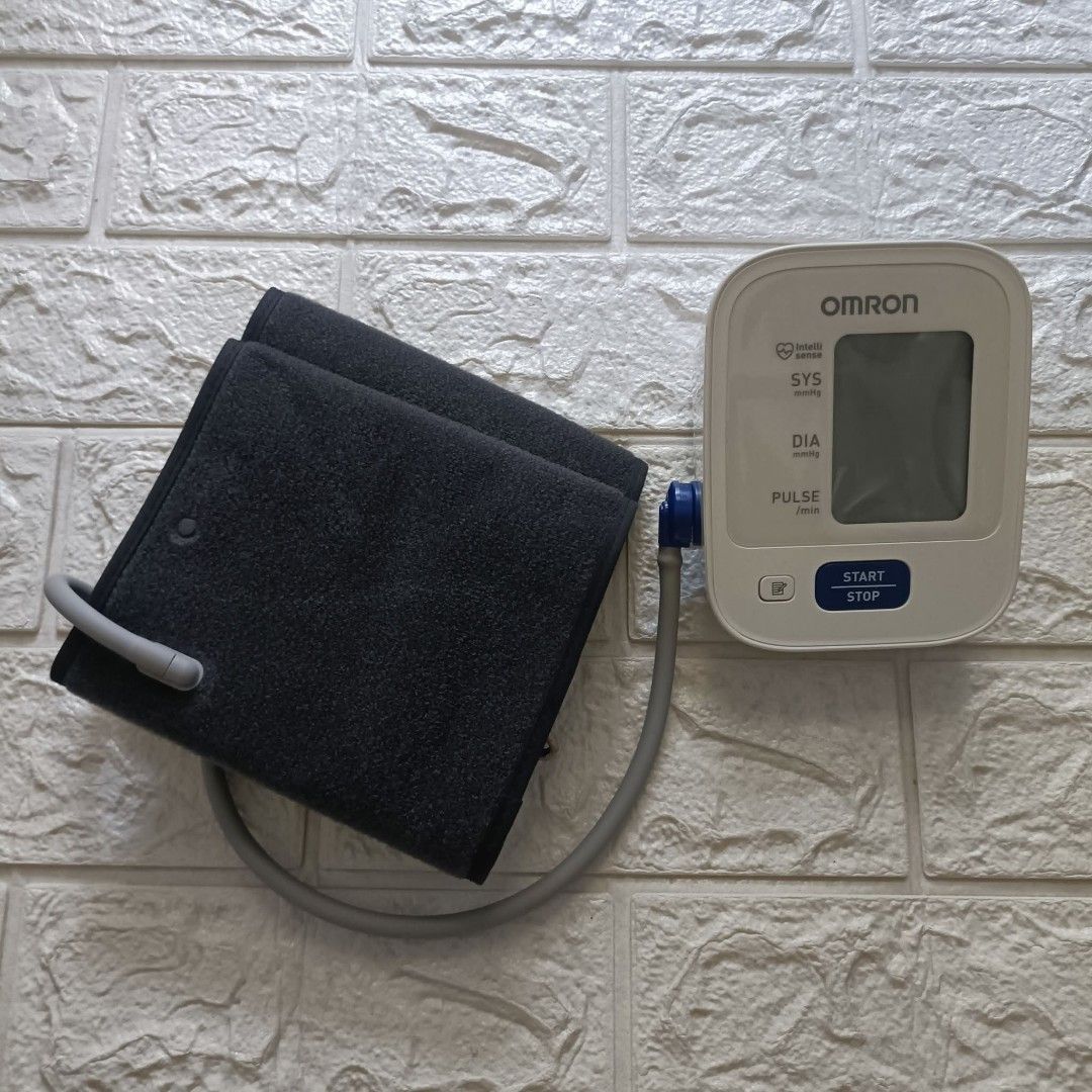 OMRON BP MONITOR (Category: Health Monitors & Weighing Scales) located in Manila. Submitted by greatbrandsforless (Listing ID 1446235464, Image 1). Description: Omron Blood Pressure Monitoring Slightly used, batterized No issue.