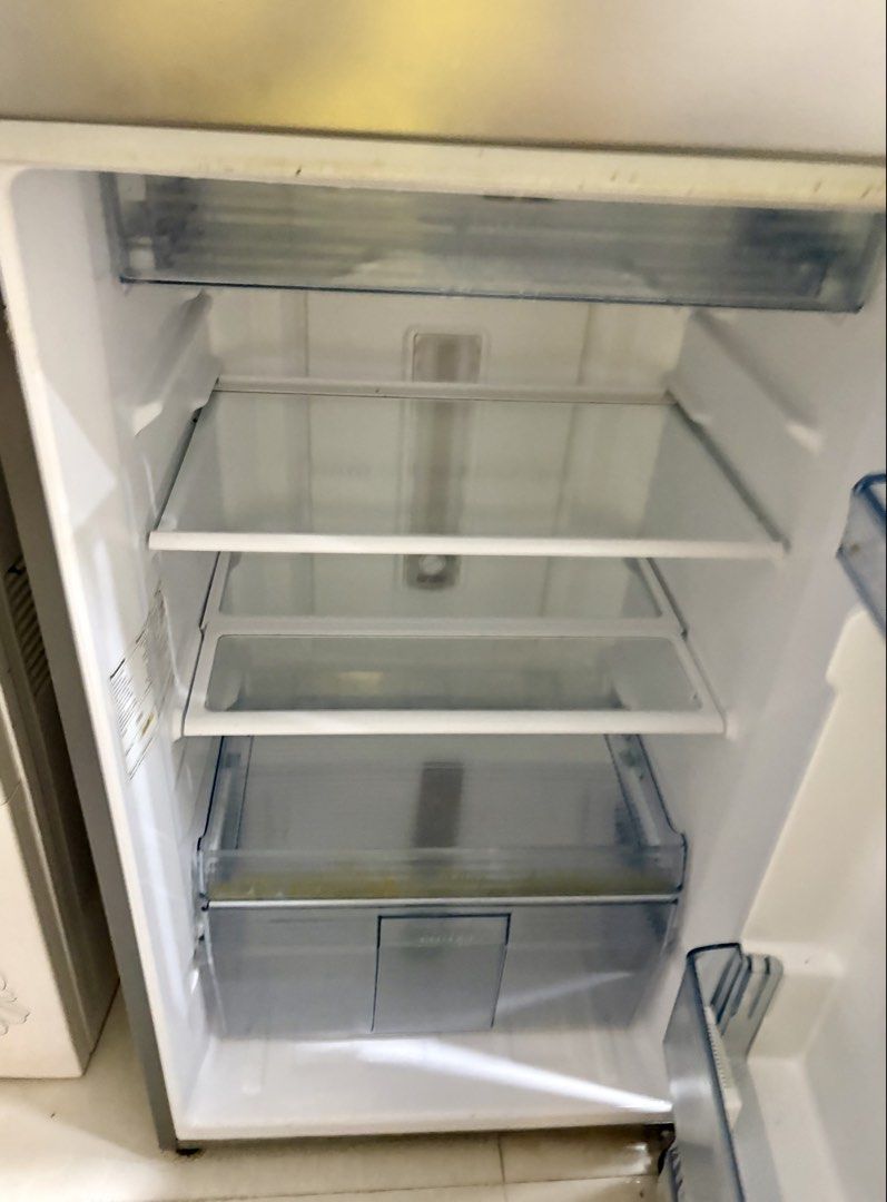 Panasonic Ref Inverter 9 cu.m. (Category: Refrigerators and Freezers) located in Bacoor. Submitted by grandfire.02c841 (Listing ID 1446346089, Image 3). Description: - Panasonic Top Freezer Refrigerator - Features Ag Clean filter for freshness - Compact design, perfect for small spaces - Includes shelves and door compartments Inverter, no defrost Flaw: basag sa lalagyan ng gulay, needs cleaning also.