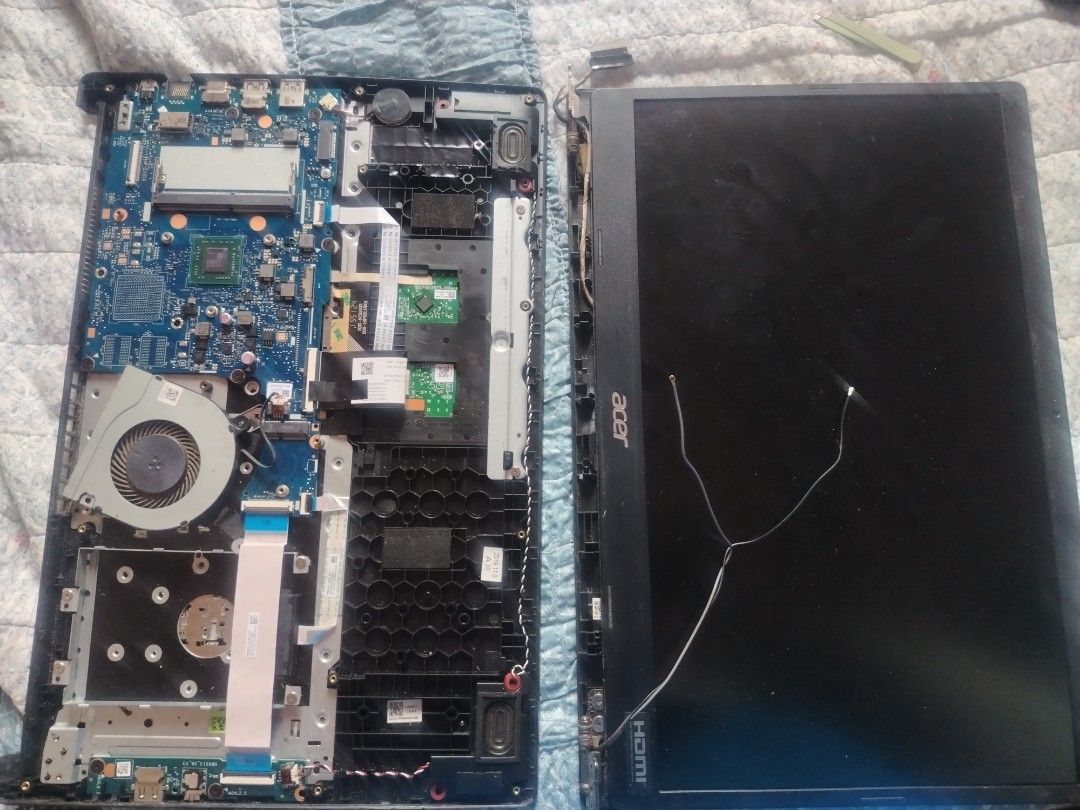 Partially defect laptops, amd a9 and pentium silver n5000 laptops (Category: Laptops & Notebooks) located in Manila. Submitted by pomchii (Listing ID 1446206310, Image 2). Description: GREEN BOARD: Pentium silver n5000 (a314 32) laptop was handled with care(5 years) until it was accidentally inserted with a wrong lcd, causing an internal circuit which I do not have the skill to repair by myself. BLUE BOARD: AMD A9 laptop (A315 22) was moderately 