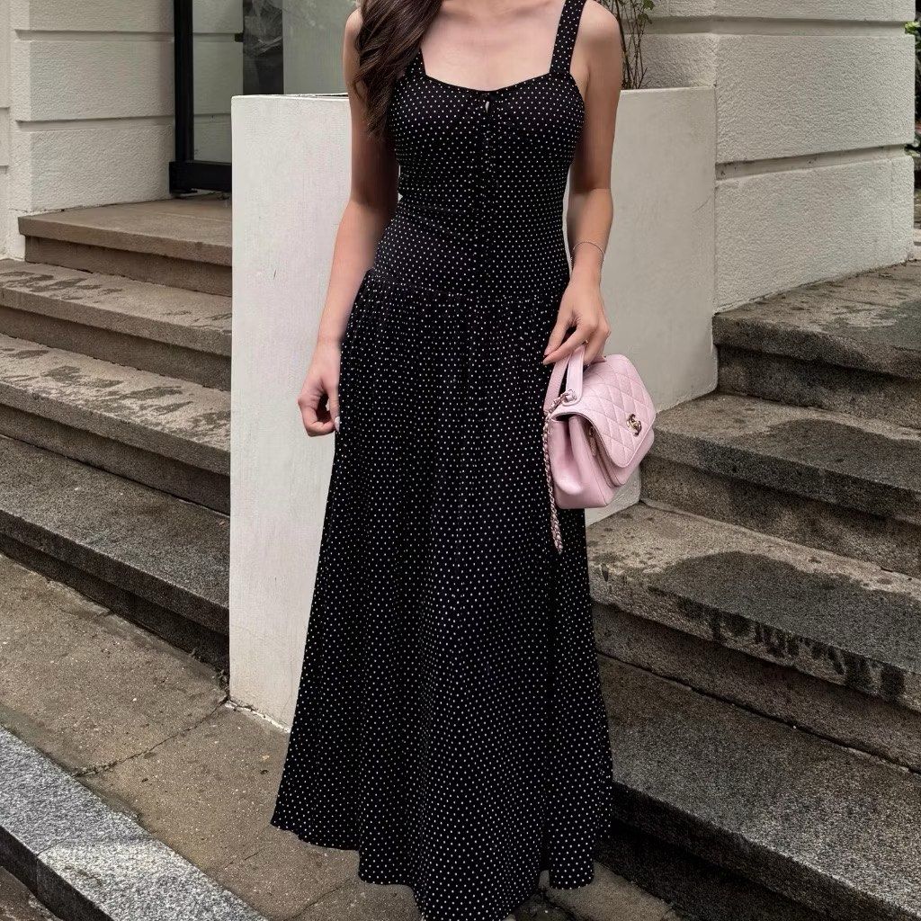 Polkadot dress aestheteyourlife (Kategori: Gaun & Rok) berada di Jakarta Selatan. Dikirim oleh watanabelookss (ID iklan 1446338566, Gambar 2). Deskripsi: LD : 62-100 beli di bazaar market 230k bagus bgt bahan nya adem nge bentuk body.