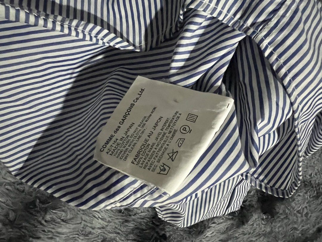 CDG Play buttons down polo (Category: Tshirts & Polo Shirts ) located in Cebu City. Submitted by drip_block (Listing ID 1446216288, Image 3). Description: Dimes:19x20 Color rate:9.5/10 Condition: 9/10 Condition: 9/10 E Can ship nationwide 6 . Courier: J&T express/Maxim & MOP: cash/gcash “ LAPU LAPU CITY, CEBU VDF/SF will be shoulder by the buyer.
