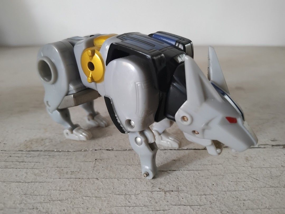 Power Rangers Wild Force Wild Zords Set (Category: Action & Battle Toys) located in San Fernando. Submitted by imlikeabird (Listing ID 1446198885, Image 2). Description: - Set of Power Rangers Wild Force Wild Zords - Includes Wolf, Shark, and Alligator Zords - Zords can combine to form a larger robot - Shows minor scuffs from normal play - Perfect for any Power Rangers fan - All parts visible in photos are included .