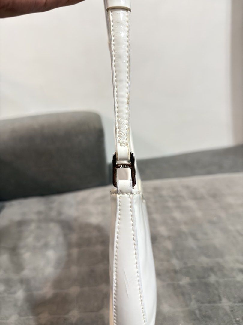 Prada Kili Bag (Category: Luxury Bags & Wallets) located in Antipolo. Submitted by pickposhbyrepob (Listing ID 1446269077, Image 2). Description: See the pictures to check some flaws. No to perfectionist, this is Preloved/Ukay not brandnew. Manage your expectations 😊 1 day reservation only, no return/refund. Mine means = SOLD JOY MINERS WILL BE POSTED ✨.