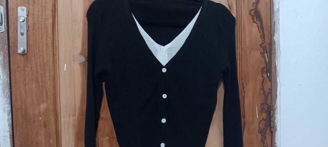 Preppy 2 in 1 Cardigan (Category: Coats, Jackets and Outerwear) located in Caloocan City. Submitted by tomclawset (Listing ID 1446263392, Image 3). Description: Best for Casual Outfits, Comfy fits or Coffee dates, specially for rainy season! .