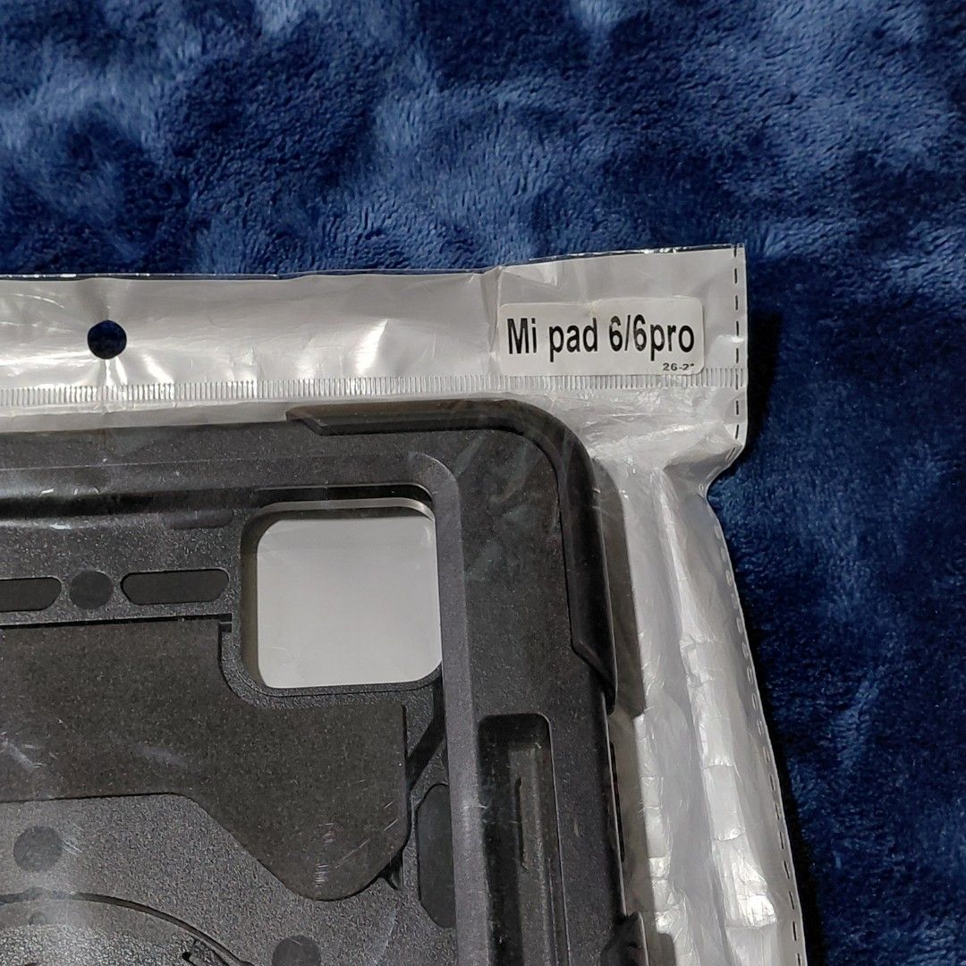Protective Case for Mi Pad 6/6 Pro with Swivel Stand (Category: Cases & Sleeves) located in Aringay. Submitted by lloybaltazar (Listing ID 1446240802, Image 3). Description: ISSUE🔥 - No stand, but fully functional yung protection sa harap Other Details: - Heavy duty protective case - Designed for Mi Pad 6 / Mi Pad 6 Pro - Provides excellent protection against drops and bumps - Available in black color.