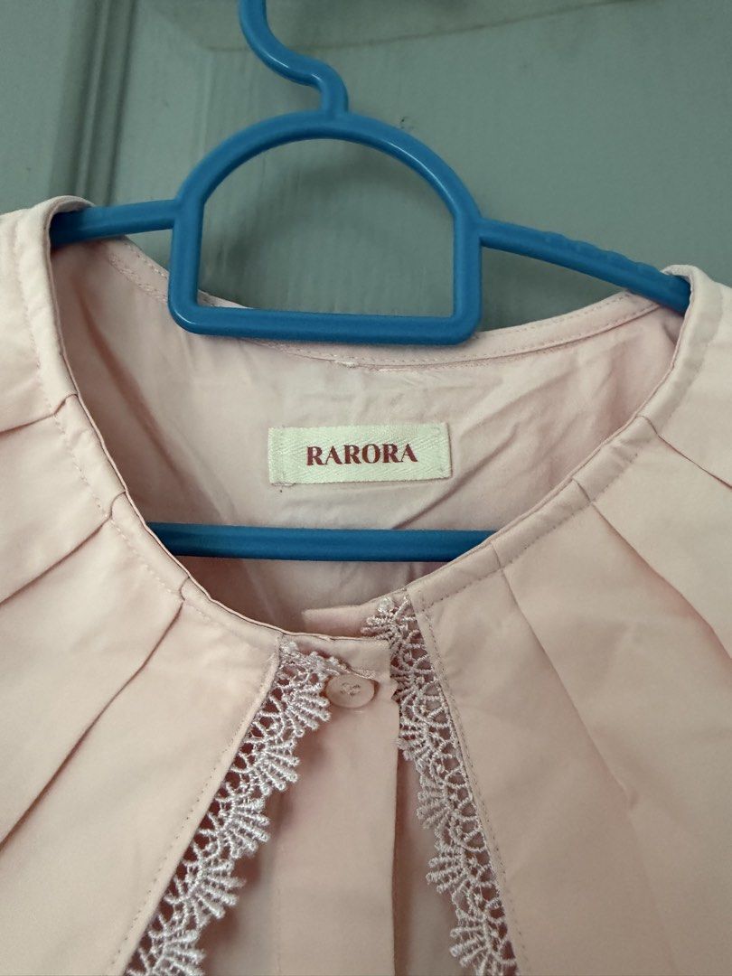 RARORA blouse (Category: Blouses) located in Kuala Lumpur. Submitted by pixieangel0805 (Listing ID 1446224497, Image 2). Description: - tak pernah pakai - free size - harga inc postage.