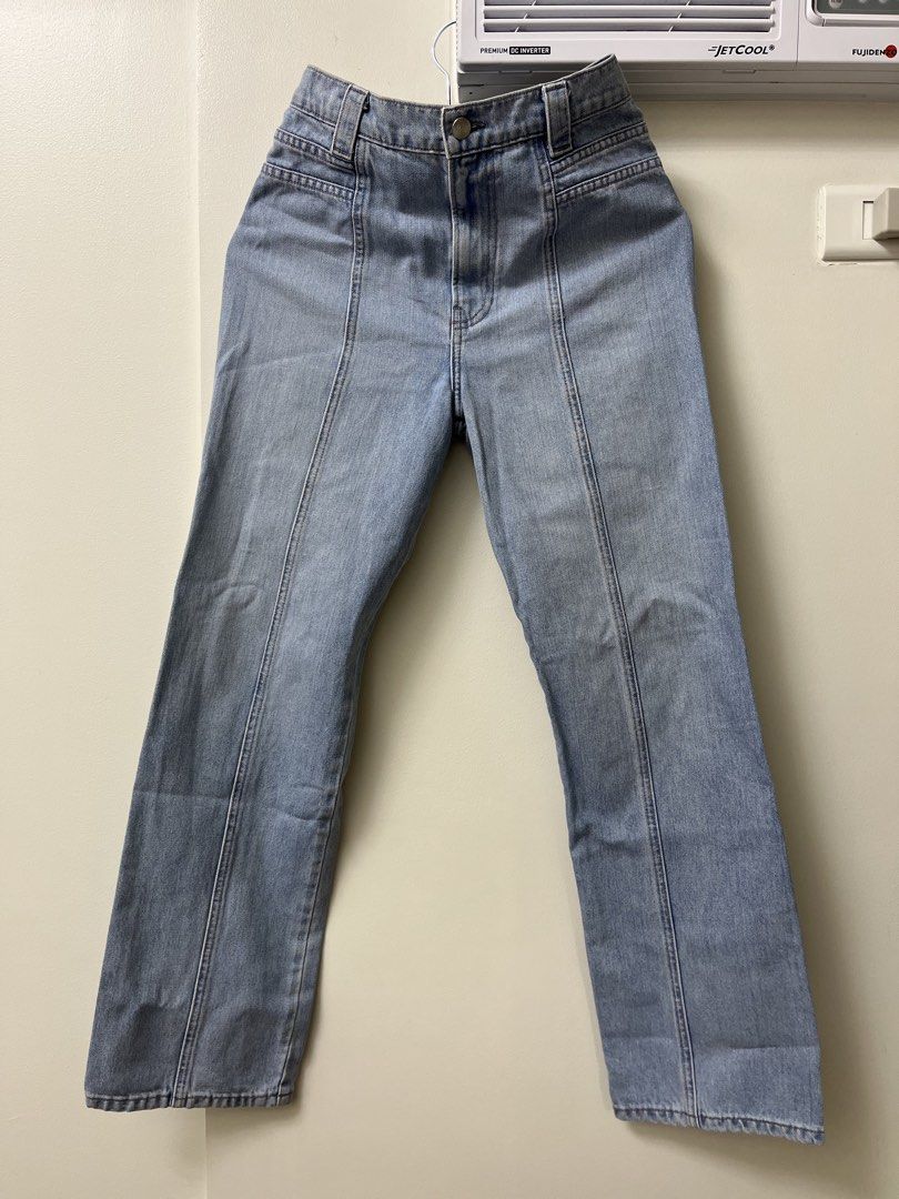 Reformation 70’s jeans, wash: skye (Category: Jeans) located in Taguig. Submitted by clutterco (Listing ID 1446313500, Image 1). Description: 💯 Authentic Price is negotiable, send your best offer! 📦 Shipping Options: • Lalamove: Pay upon pickup • J&T Express: Payment required before shipping Got questions? Feel free to message me anytime! 😊 ♡ clutter.co .