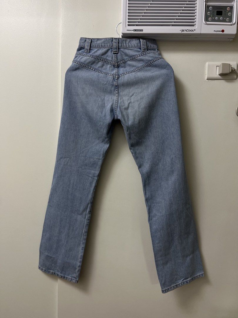 Reformation 70’s jeans, wash: skye (Category: Jeans) located in Taguig. Submitted by clutterco (Listing ID 1446313500, Image 2). Description: 💯 Authentic Price is negotiable, send your best offer! 📦 Shipping Options: • Lalamove: Pay upon pickup • J&T Express: Payment required before shipping Got questions? Feel free to message me anytime! 😊 ♡ clutter.co .