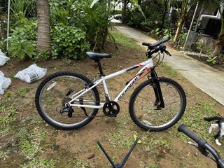 (Category: ) located in . Submitted by mycarbootsale247 (Listing ID 1446320268, Image 1). Description: .