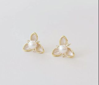 (Category: ) located in . Submitted by chic_runway (Listing ID 1446188866, Image 1). Description: .