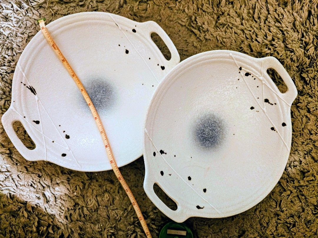 Set of 2 White Ceramic Plates with Handles