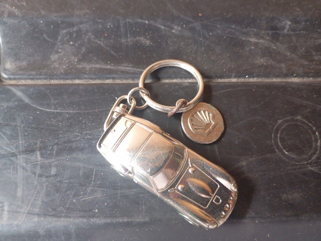 Shell Ferrari GTO Silver Key Chain (Category: Vehicle & Diecast Models) located in Muntinlupa City. Submitted by winston_trader (Listing ID 1446246940, Image 3). Description: .