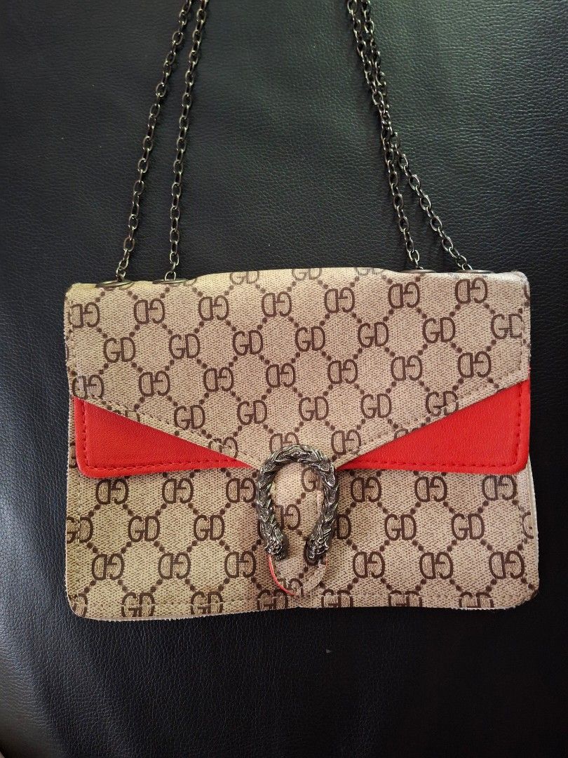 Small Bag with Chain (Category: Purses & Pouches) located in Tarlac. Submitted by evy.things (Listing ID 1446171929, Image 1). Description: read before mining ♡ - flaws: see photos + a bit of rusting on the metal parts - mop: gcash, maribank - may accept offers(sure buyer only) - all listed items are still available unless "sold" - please manage expectation as this is still preloved and not brand new - rfs: decluttering - NO refunds, returns, and
