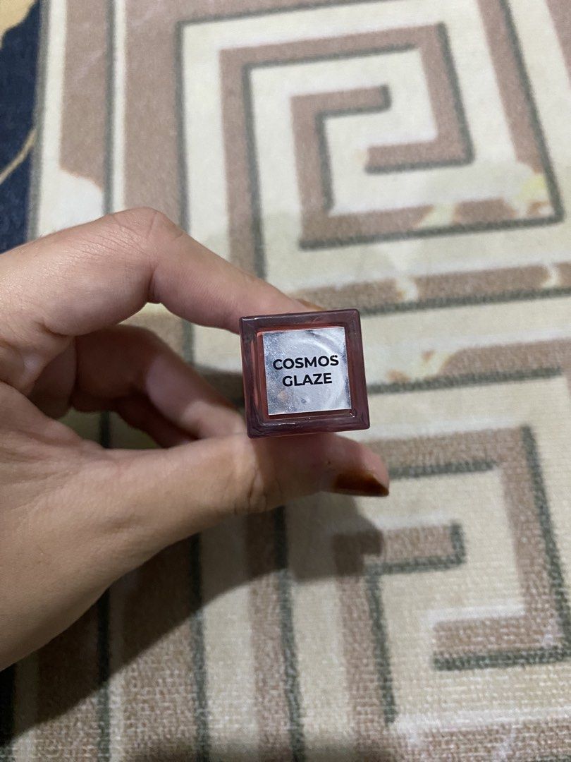 Sobella Lip Glowing code Cosmos Glaze (Category: Makeup) located in Kota Bharu. Submitted by heartsforqin (Listing ID 1446311343, Image 2). Description: Sobella Lip Glowing code Sugar Glaze swatched two times np: 38, letgo for rm10.