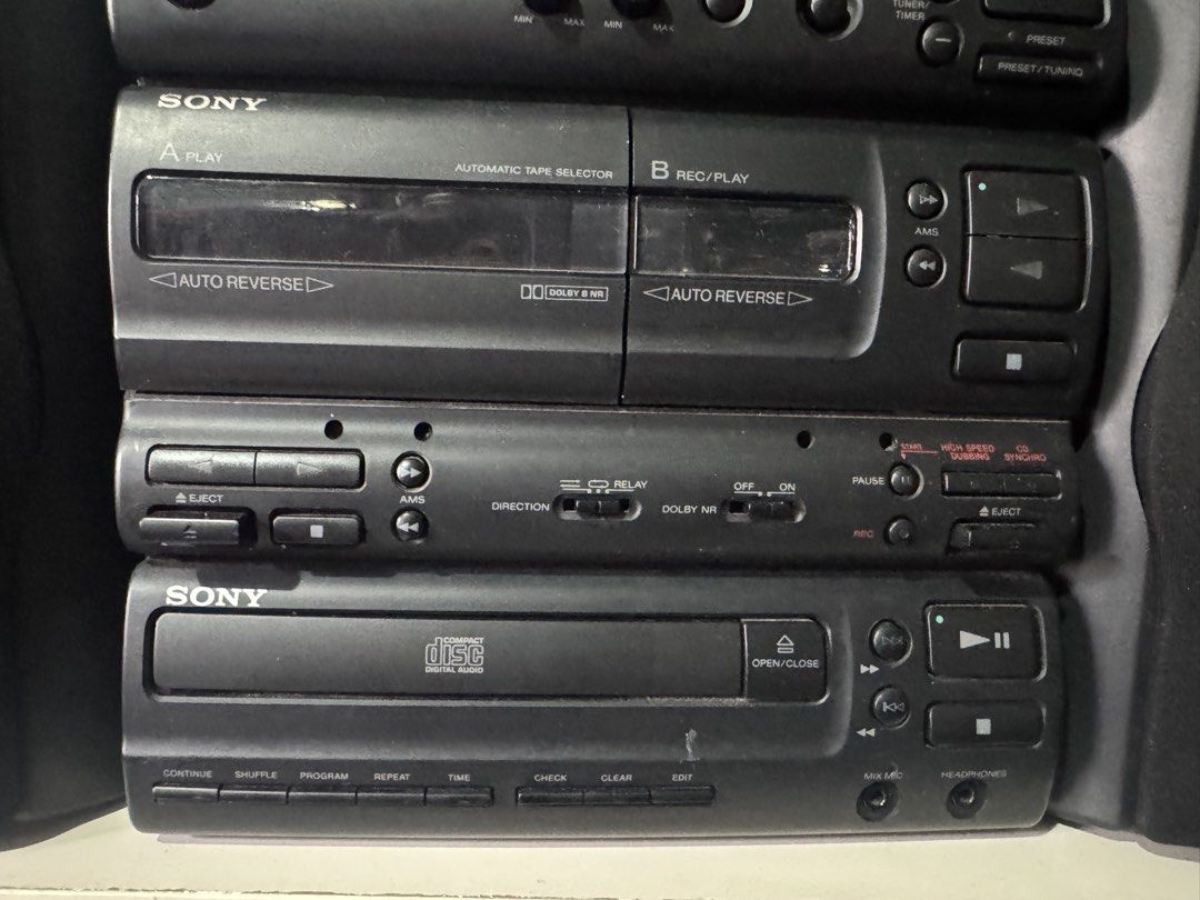 sony radio Fh b1200 (Category: Portable Music Players) located in Gurun. Submitted by mifzalmuqr64497 (Listing ID 1446194604, Image 3). Description: Sony radio fh b1200 Berfungsi tuner aux ✅ kaset cd kena repair postage dfod.