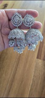 (Category: ) located in . Submitted by vanitymatters (Listing ID 1446269552, Image 1). Description: .