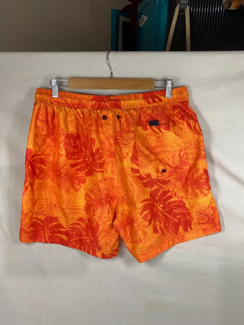 SPEEDO TROPICAL LEAF SWIM TRUNKS - SIZE LARGE (Category: Shorts) located in Antipolo. Submitted by canadafindss (Listing ID 1446174894, Image 3). Description: Visit & Follow Canada Finds para sa mga premium thrift, streetwear, vintage, at branded activewear mula Canada 🇨🇦 More items posted regularly: https://www.carousell.ph/u/canadafindss SPEEDO TROPICAL LEAF SWIM TRUNKS - SIZE LARGE Ibagsak ang isang napakasariwa at nagbabagang summer essenti