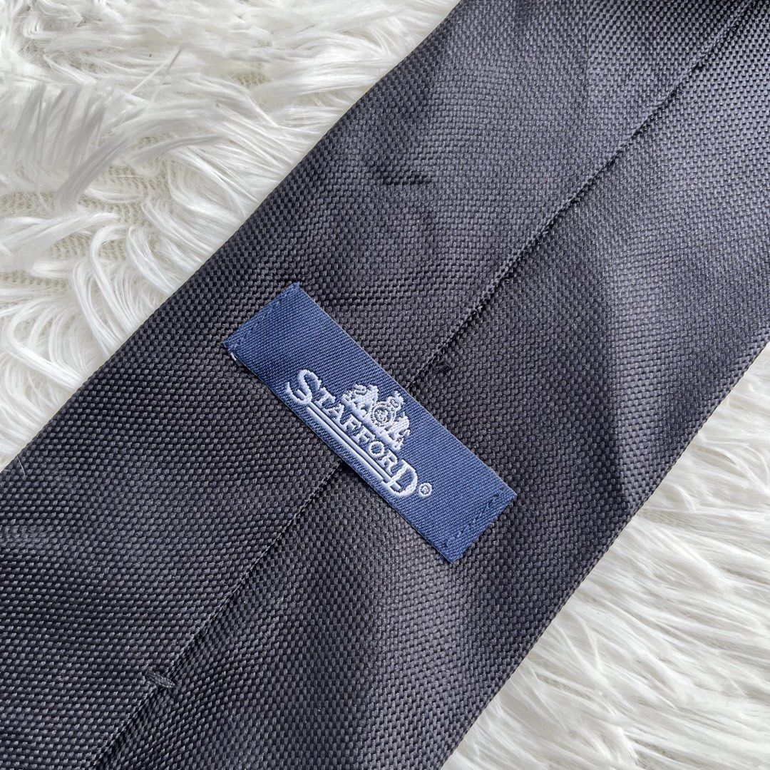 Stafford Black Textured Necktie (Category: Ties) located in Cuyapo. Submitted by Ashtyn.Pre.Loved (Listing ID 1446178460, Image 2). Description: - Classic black tie from Stafford - Features a subtle textured weave for added detail - Versatile for formal occasions or business attire - Complements any suit.