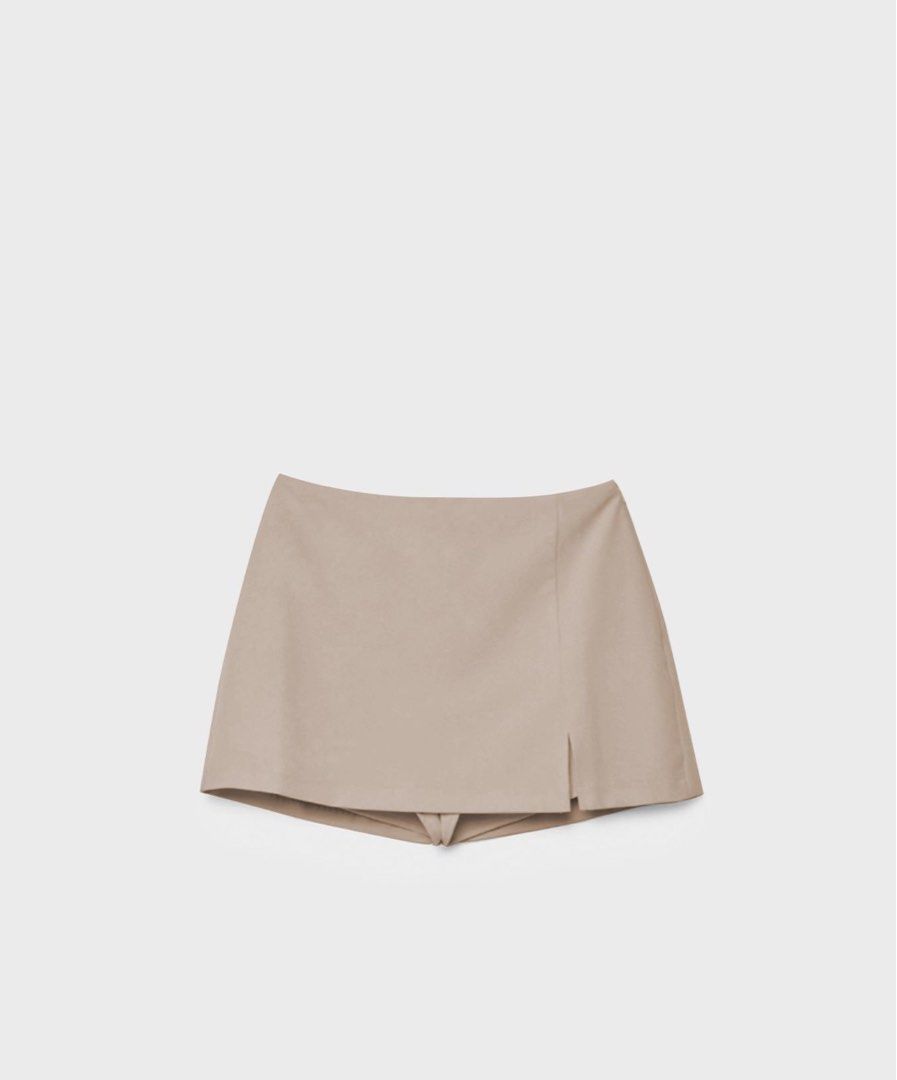 stradivarius skort (Category: Skirts) located in Cebu City. Submitted by jjanix (Listing ID 1446262352, Image 1). Description: - retails for 1,595.