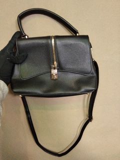 (Kategori: ) berada di . Dikirim oleh yr.thirfting_batam89 (ID iklan 1446337419, Gambar 1). Deskripsi: .