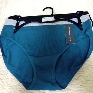 (Category: ) located in . Submitted by vanitystorehouse (Listing ID 1446312108, Image 1). Description: .