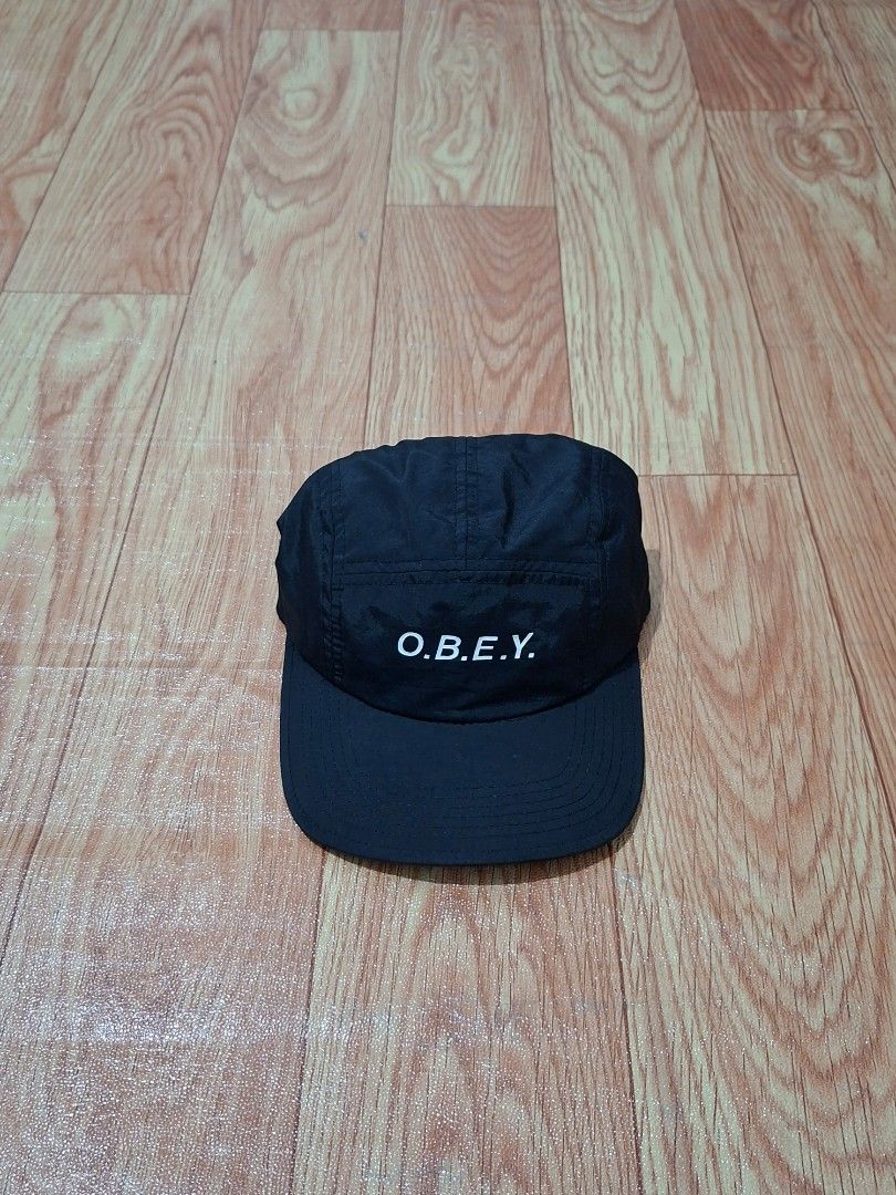 Topi obey 5 panel (Kategori: Topi) berada di Kendal. Dikirim oleh scd_kusut10 (ID iklan 1446344643, Gambar 1). Deskripsi: warna hitam gak ada minus.