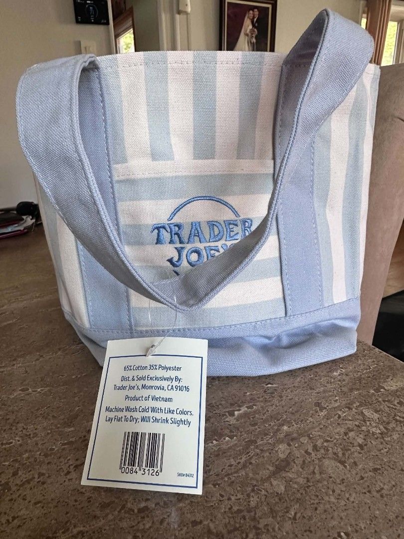 Trader Joe's Striped Tote Bag - Multiple Colors Available (Category: Tote Bags) located in Manila. Submitted by cyj08 (Listing ID 1446181075, Image 1). Description: :: 👜 AUTHENTIC TRADER JOE'S MINI CANVAS TOTE BAGS 👜 ✨ Arriving July 3 ✨ 🚨 PRE-ORDER NOW! 🚨 Authentic Trader Joe's Mini Canvas Tote Bags 💙 Blue | 🩷 Pink | 🤎 Beige | 💚 Mint ✔ 100% Original ✔ Purchased directly from Trader Joe's USA ✔ Brand New with Tags ✔ Arriving July 3 ⚠️ Limi