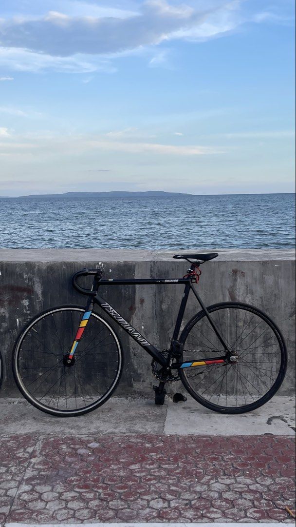 TSUNAMI SNM100 SIZE: LARGE FIXIE FIXED GEAR (Category: Bicycles) located in Davao. Submitted by matt_the03 (Listing ID 1446247901, Image 2). Description: Already in lowest price. Specs: Fixed and Freewheel available Frameset • Tsunami SNM100 size 54 • Aluminum alloy Cockpit • Truvativ stem 90mm • UNO Dropbar Saddle Area • Black Saddle • 777 alloy seatpost 27.2 Drivetrain • Skeace crankset 49T square taper • Peanut chain • 17T fixed cog • 18T free