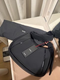 (Category: ) located in . Submitted by shopaholic.me (Listing ID 1446302843, Image 1). Description: .