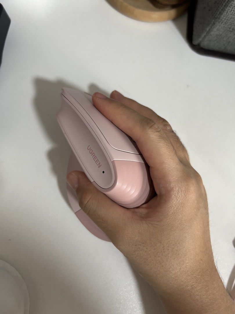 UGREEN Pink Vertical Ergonomic Wireless Mouse MS71493753594345564162