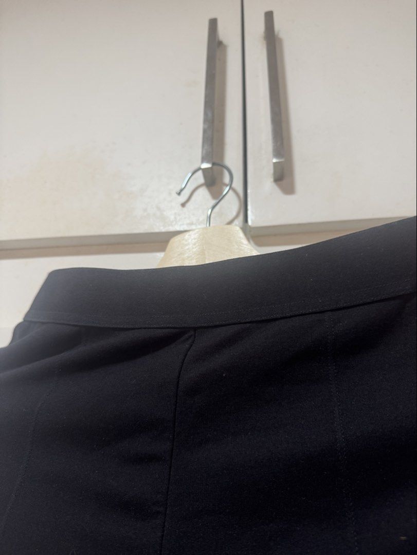 Uniqlo Pants / Jeggings (Category: Jeans) located in Mabalacat. Submitted by prelovedthings13__ (Listing ID 1446227831, Image 3). Description: .