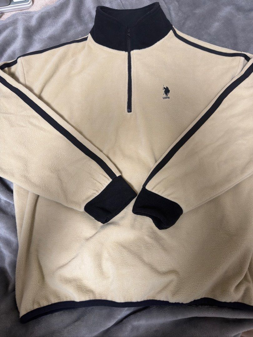 US Polo Assn. Fleece Pullover Quarter Zip (Category: Coats, Jackets and Outerwear) located in Naic. Submitted by pompompvrin (Listing ID 1446320429, Image 1). Description: .